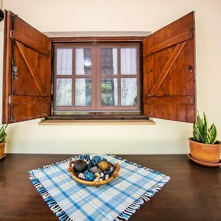 Relaxing Rural House Near The Beach 度假居